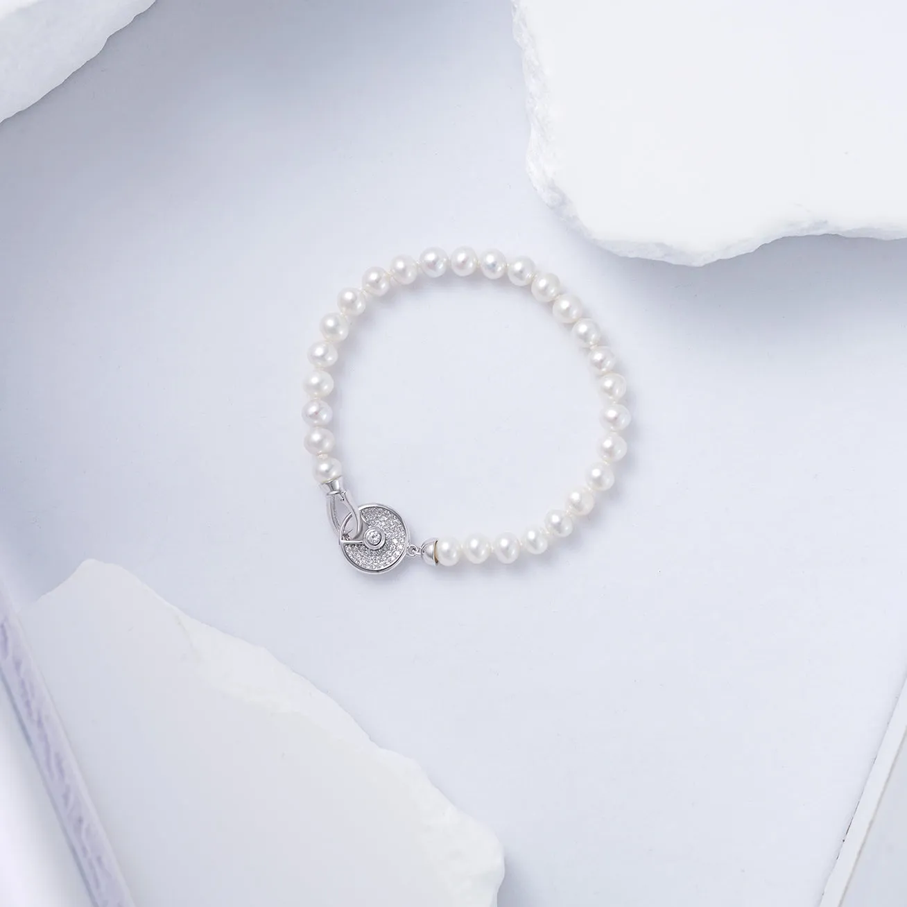 Brilliant Lustre White Freshwater Pearl Bracelet WB00226