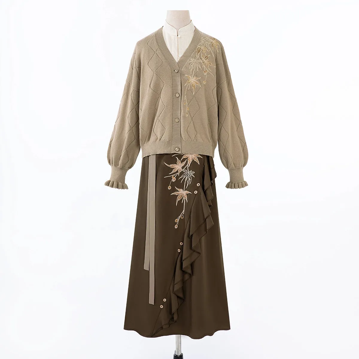 Modern Hanfu Autumn Outfit: Maple Pavilion 枫亭晚