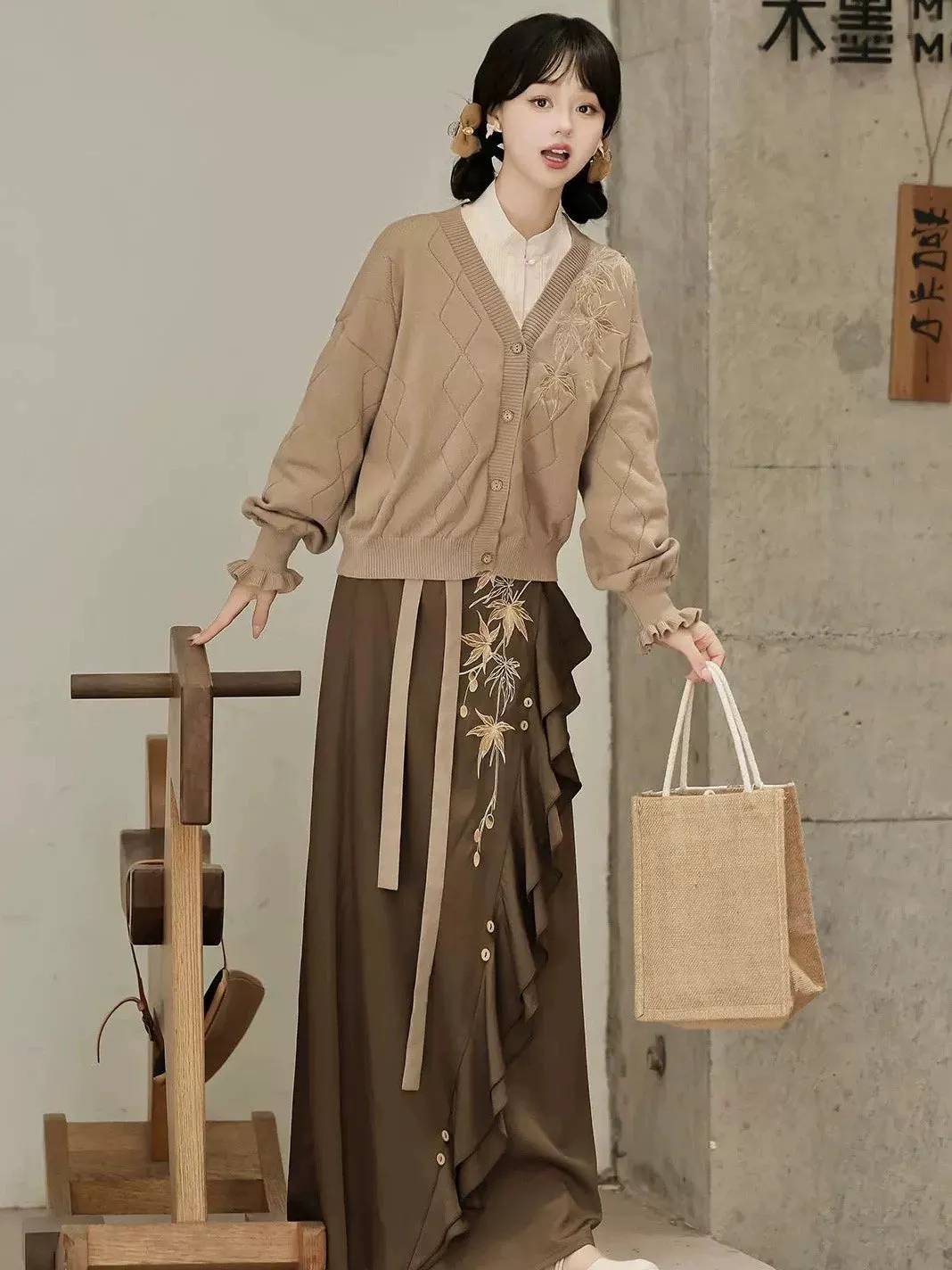 Modern Hanfu Autumn Outfit: Maple Pavilion 枫亭晚