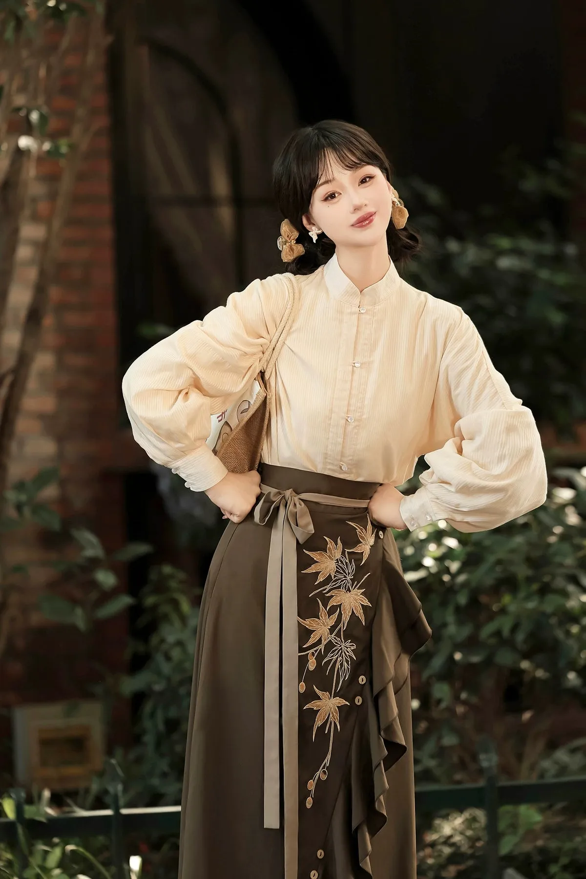 Modern Hanfu Autumn Outfit: Maple Pavilion 枫亭晚