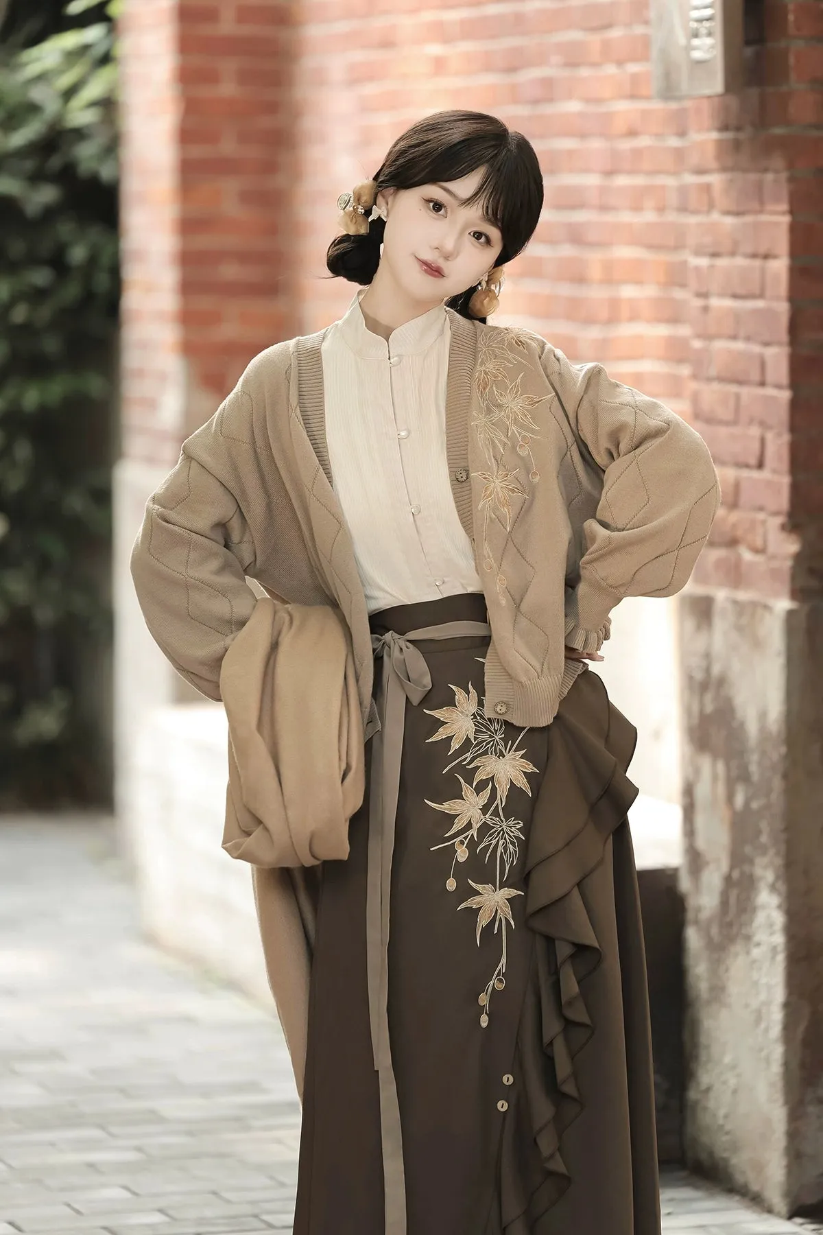 Modern Hanfu Autumn Outfit: Maple Pavilion 枫亭晚