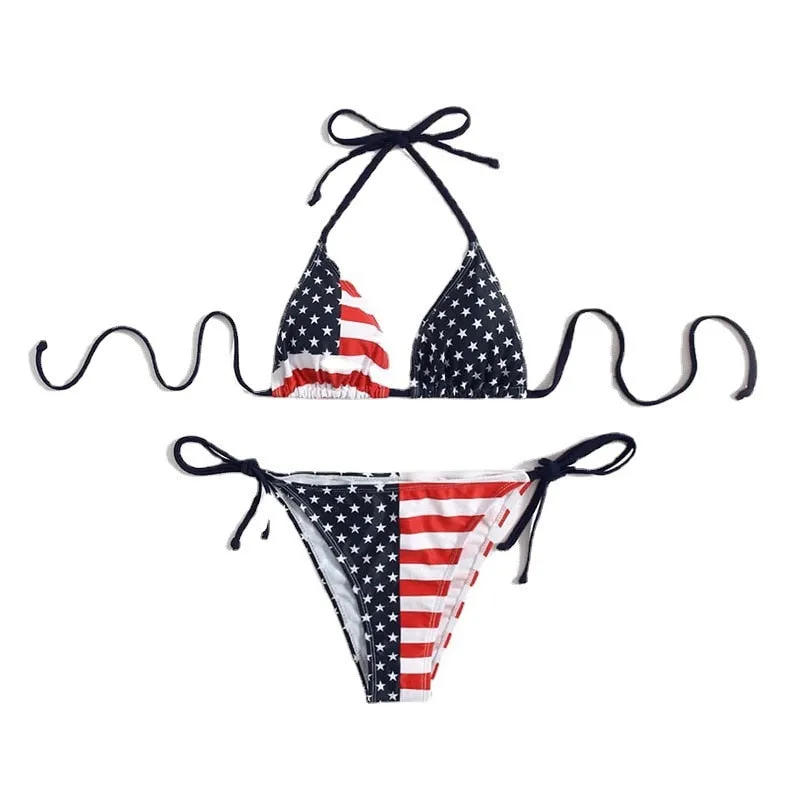 Patriotischer Reiz: Stars and Stripes-Bikini mit amerikanischer Flagge