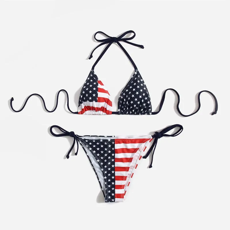 Patriotischer Reiz: Stars and Stripes-Bikini mit amerikanischer Flagge